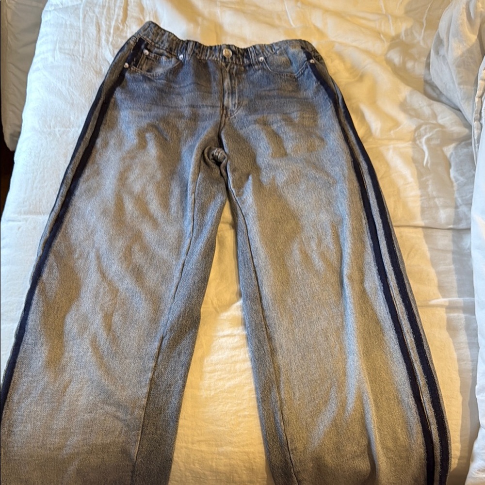 Rag & Bone Wide Leg Sweatjeans with stripe. Brand new-washed once. Never  worn.